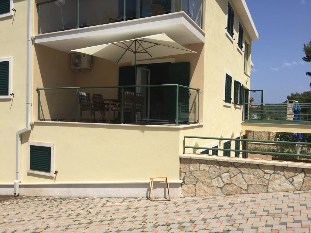 Apartment Maestral Rogač 外观 照片