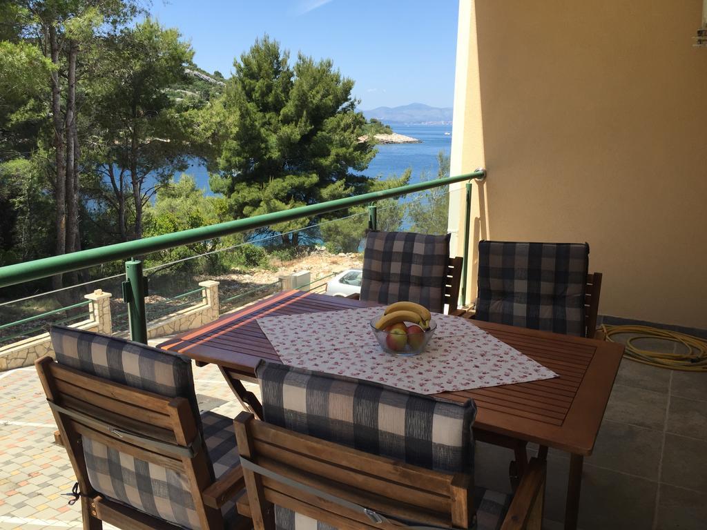 Apartment Maestral Rogač 外观 照片